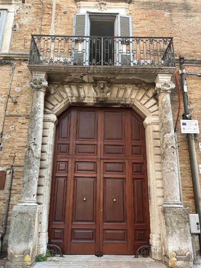 B&B Palazzo Lombardi Lucera Εξωτερικό φωτογραφία